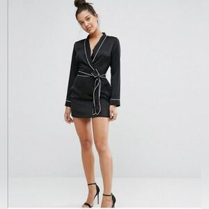 Missguided Black and White Silky Plunge Pajama Style Mini Dress Sz 4